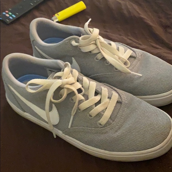 Nike canvas skater sneakers. - Picture 4 of 4